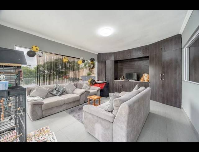 3 BEDROOM HOUSE FOR SALE IN SEA PARK